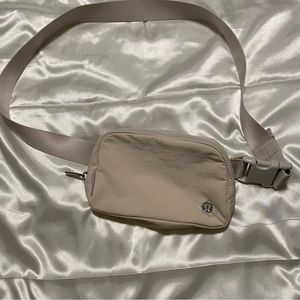 Lululemon fanny pack